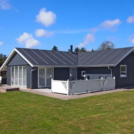 Emmarenze - 400m From The Sea By Interhome Holiday home