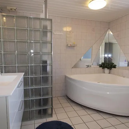 Emmarenze - 400m From The Sea By Interhome Feriehus