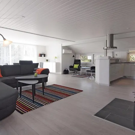 Emmarenze - 400m From The Sea By Interhome *