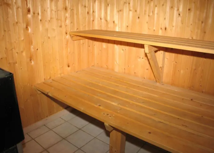 Emmarenze - 400m From The Sea By Interhome